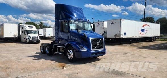 Volvo VNR64T300 وحدات الجر