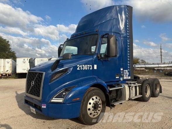 Volvo VNR64T300 وحدات الجر