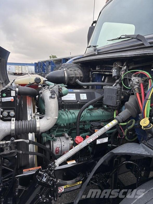 Volvo VNR64T300 وحدات الجر