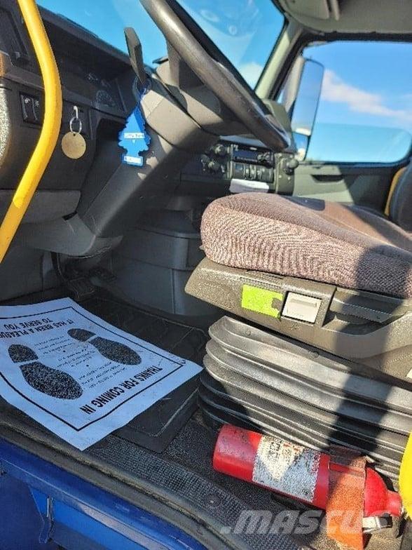 Volvo VNR64T300 وحدات الجر