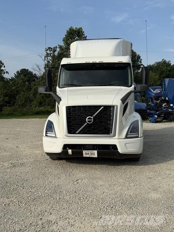 Volvo VNR64T640 وحدات الجر
