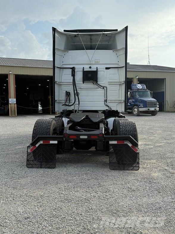 Volvo VNR64T640 وحدات الجر