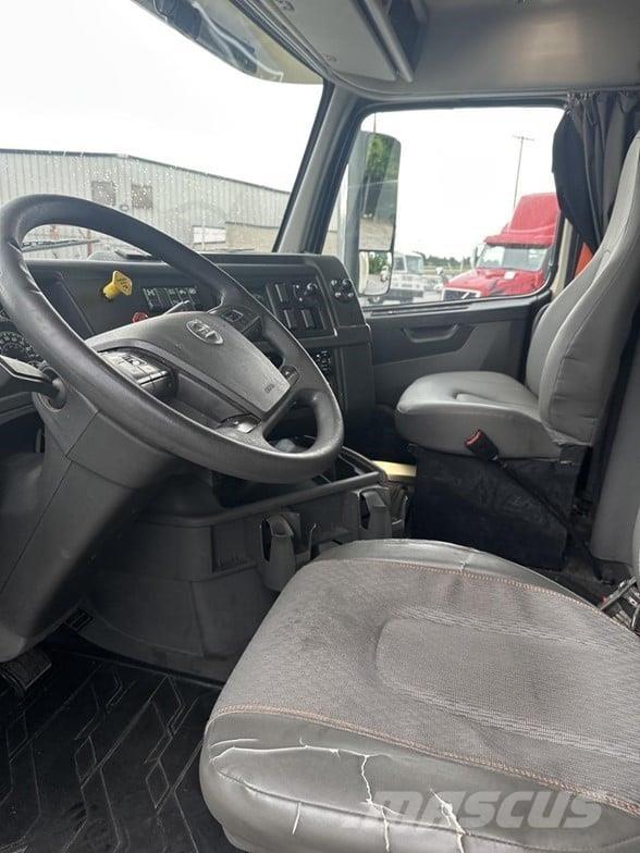 Volvo VNR64T640 وحدات الجر