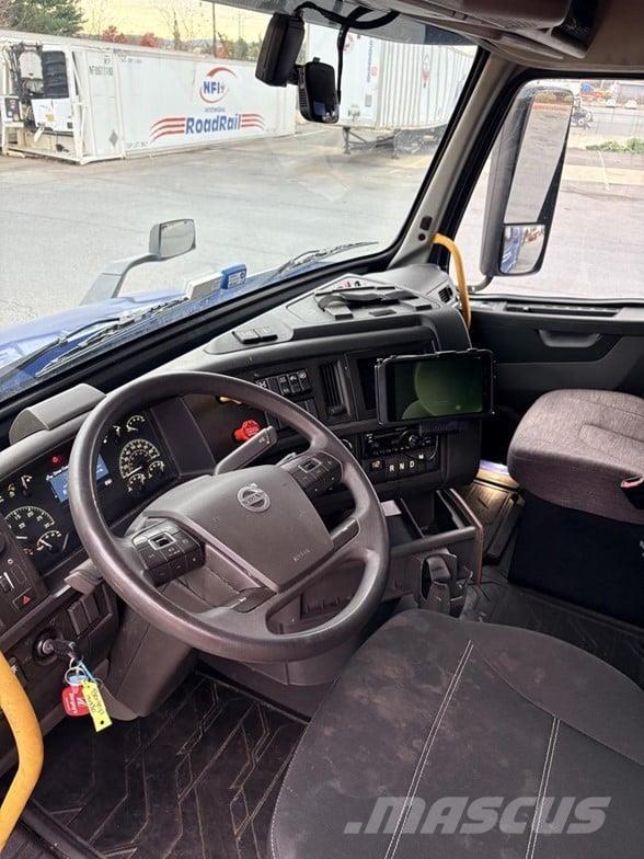 Volvo VNR64T640 وحدات الجر