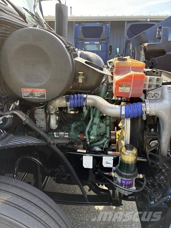 Volvo VNR64T640 وحدات الجر