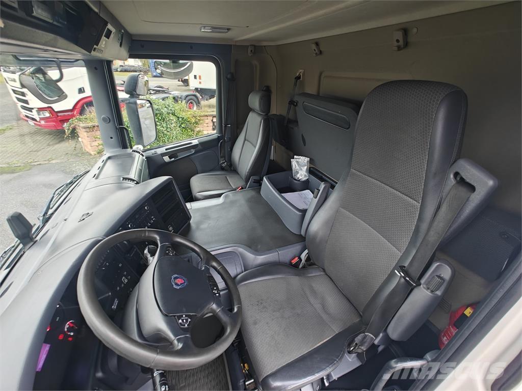 Scania P320 شاحنات بدرجة حرارة قابلة للضبط
