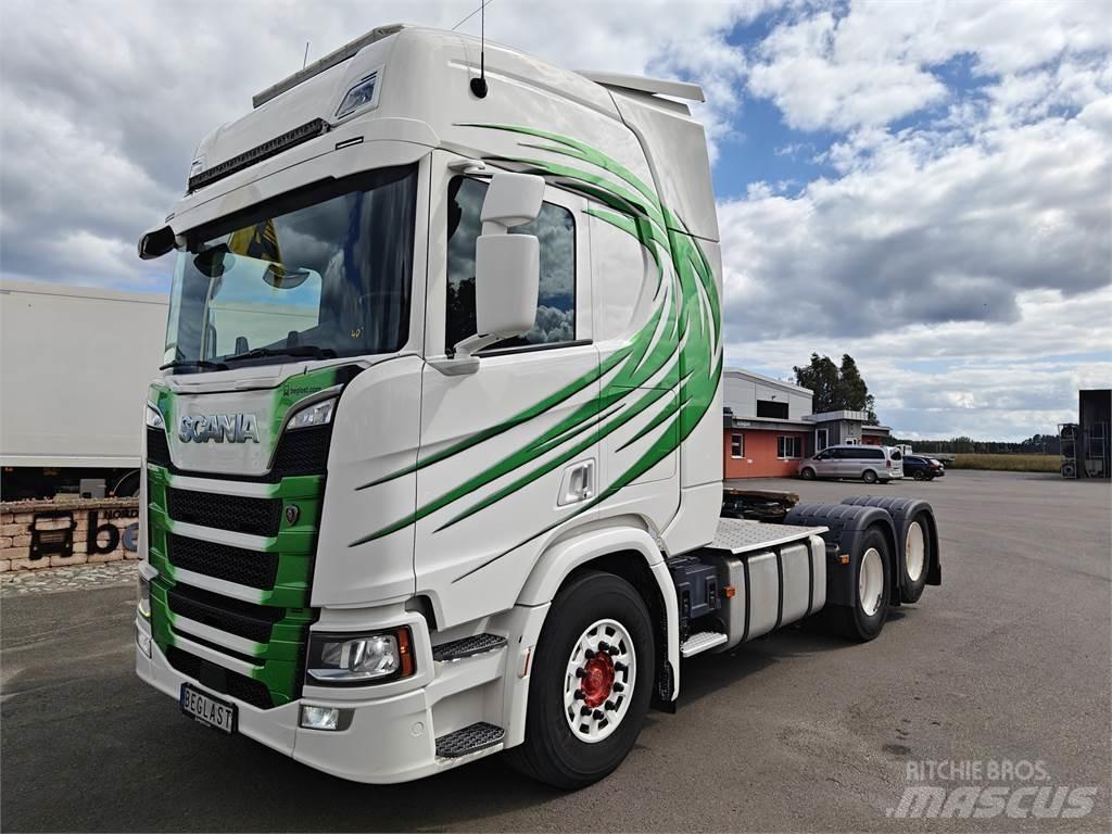 Scania R520 وحدات الجر