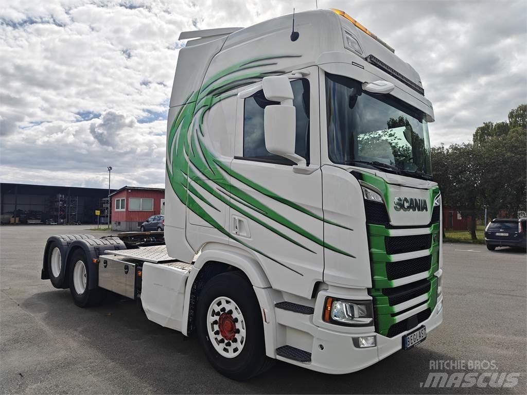 Scania R520 وحدات الجر