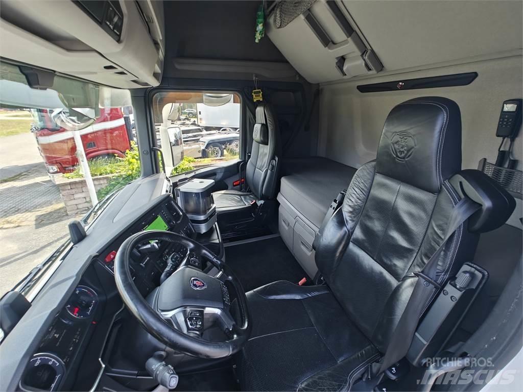 Scania R520 وحدات الجر