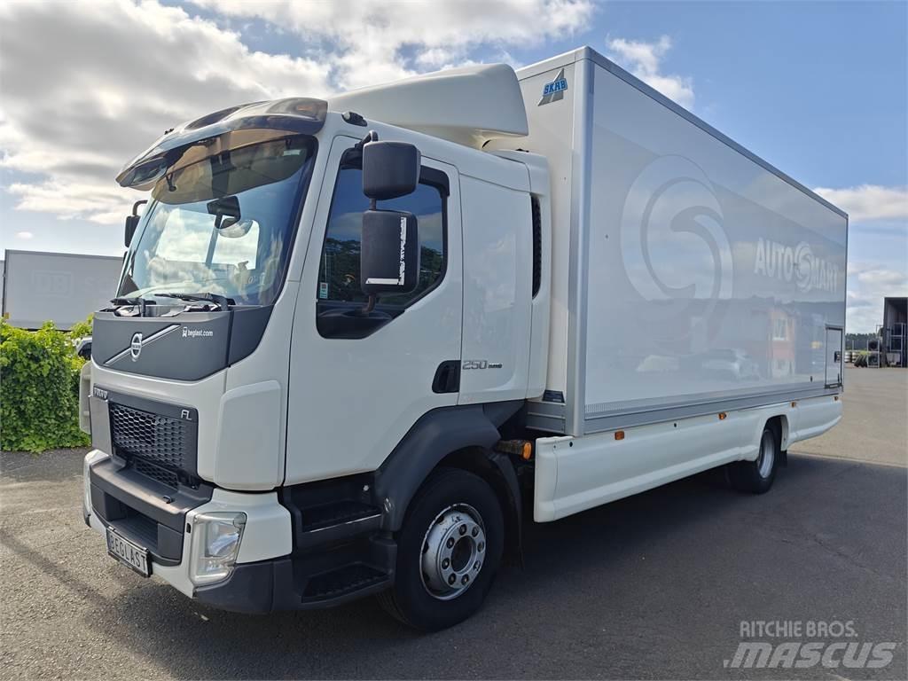 Volvo FL250 شاحنات ذات هيكل صندوقي