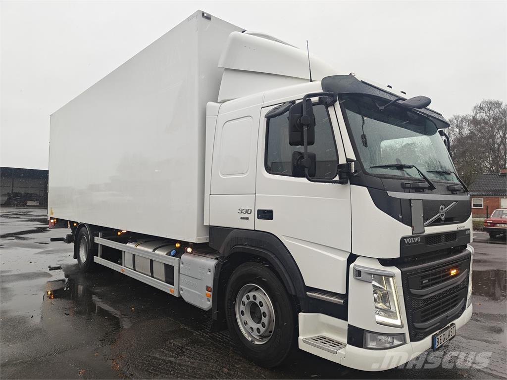 Volvo FM330 شاحنات ذات هيكل صندوقي