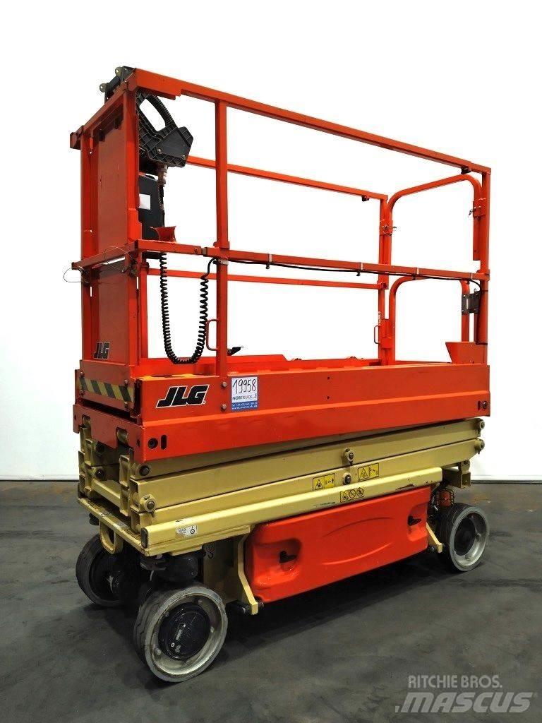 JLG 1930 ES رافعات مقصية الشكل