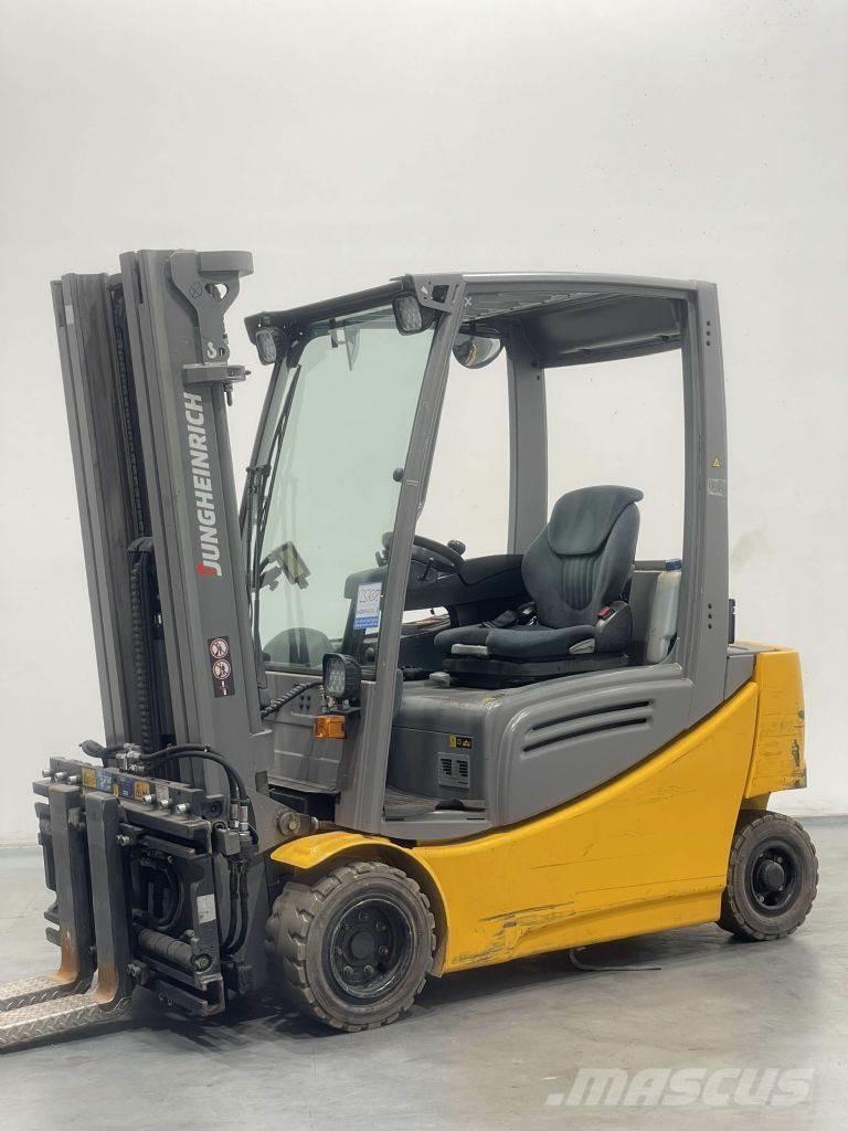 Jungheinrich EFG 320 شاحنات ذات رافعات شوكية تعمل بالكهرباء