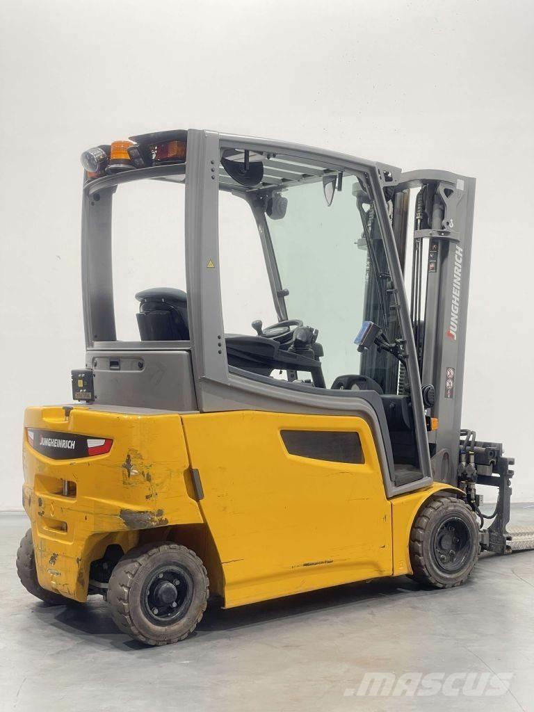 Jungheinrich EFG 320 شاحنات ذات رافعات شوكية تعمل بالكهرباء