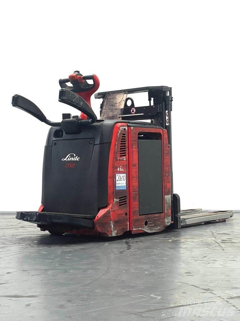 Linde D12AP-133 معدات التكديس الجوالة