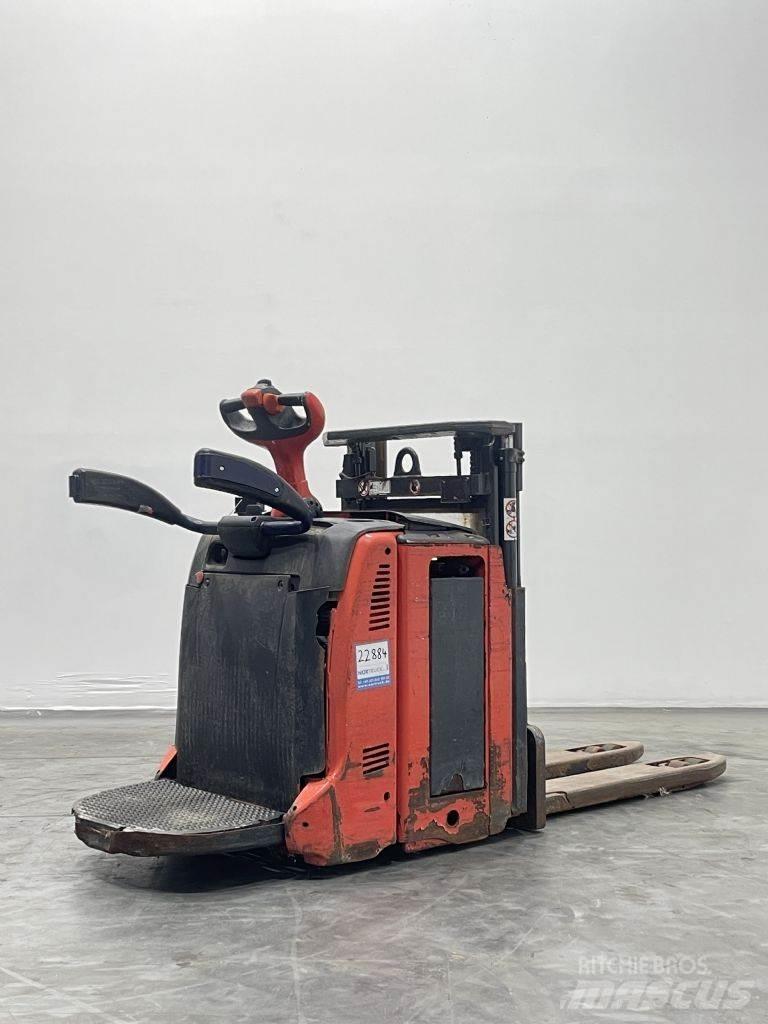 Linde D12AP-133 معدات التكديس الجوالة