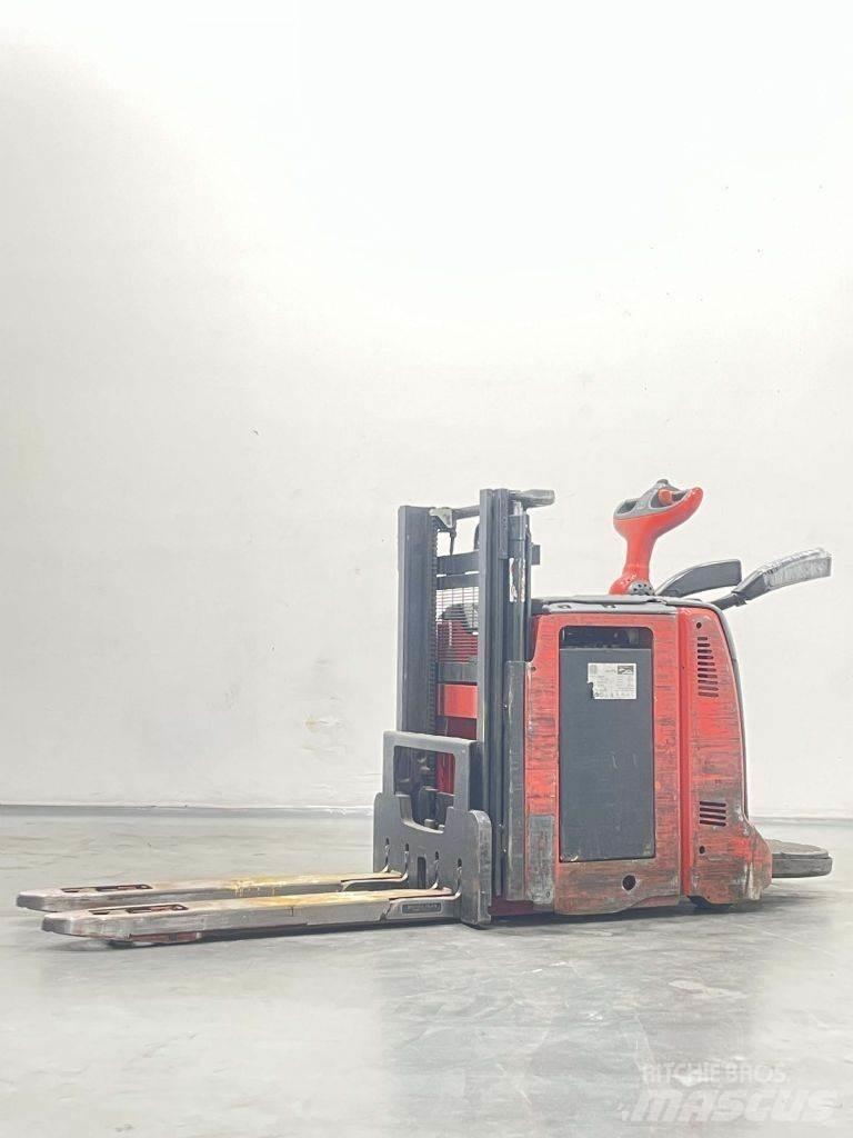 Linde D12AP-133 معدات التكديس الجوالة