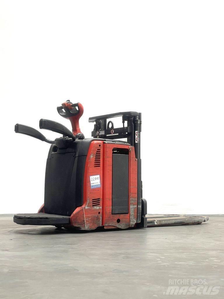 Linde D12HPAP معدات التكديس الجوالة