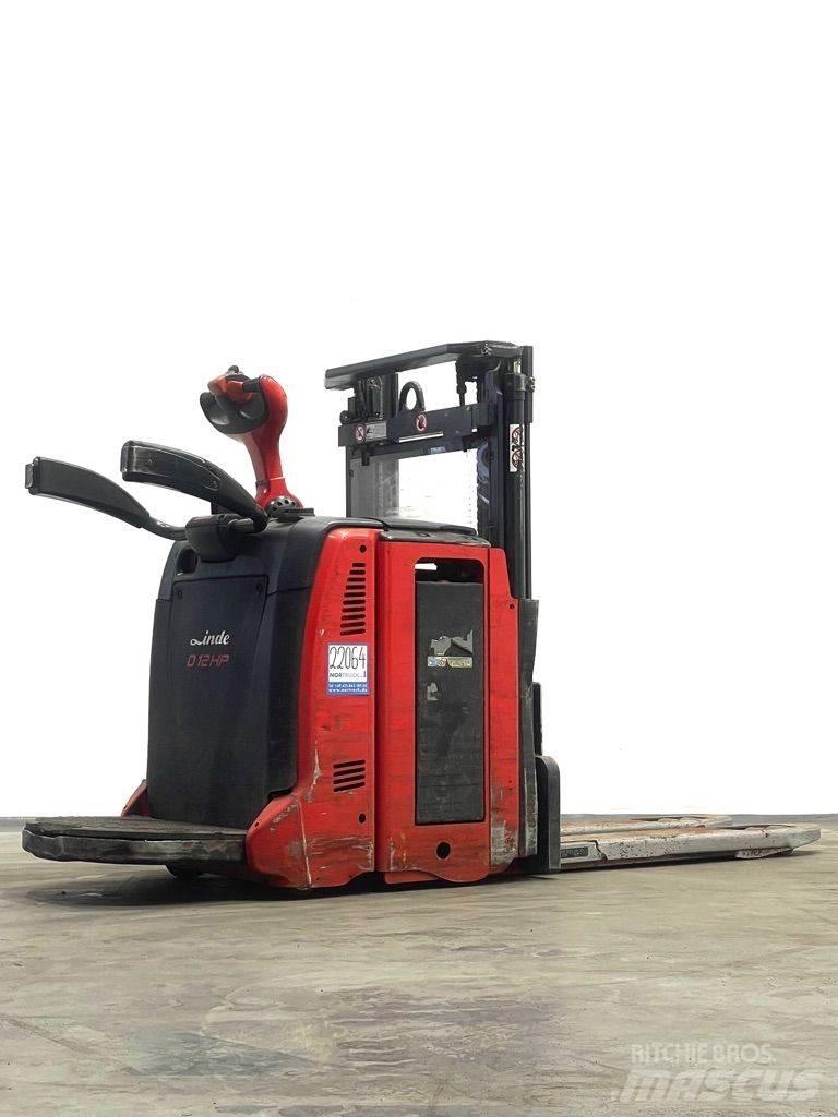 Linde D12HPAP-133 معدات التكديس الجوالة