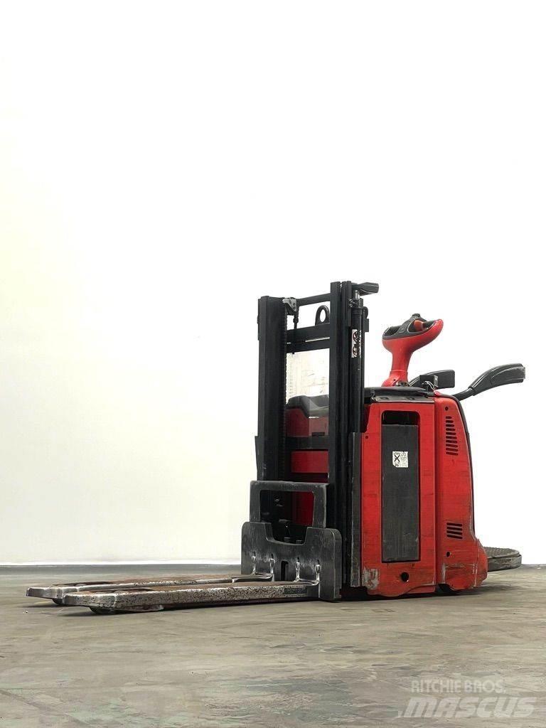 Linde D12HPAP-133 معدات التكديس الجوالة