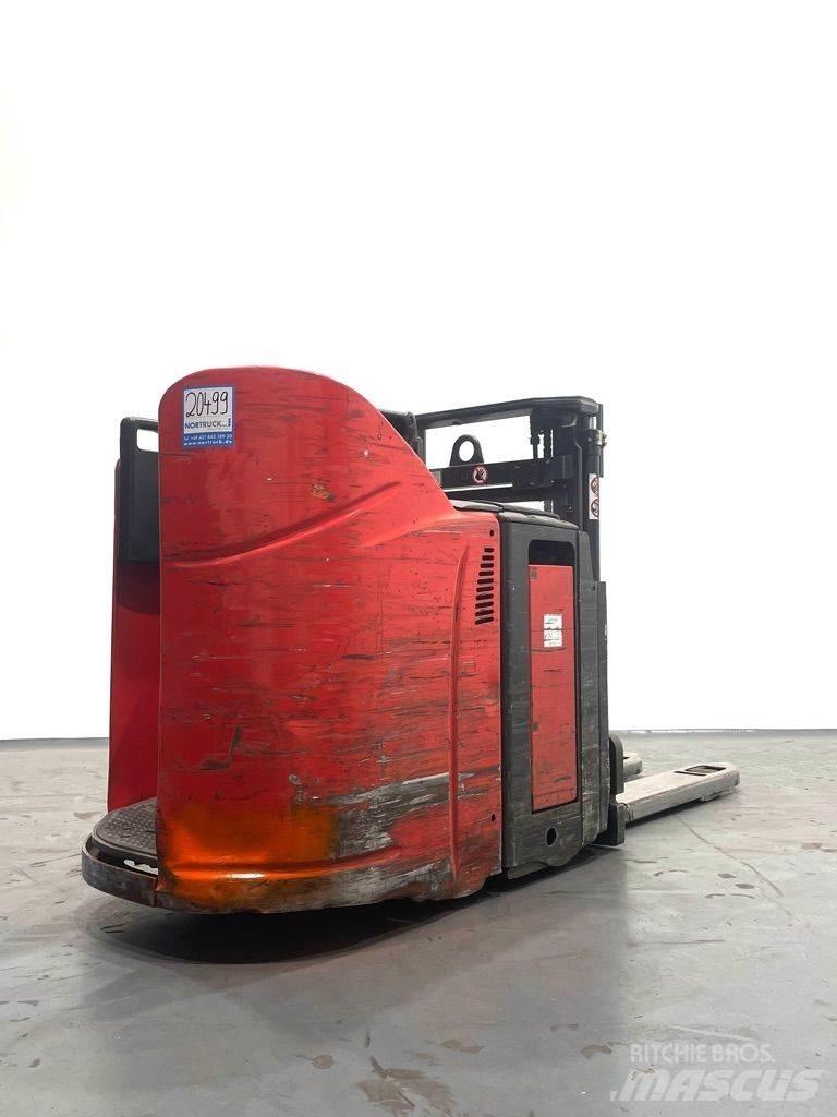 Linde D12HPSP-133 معدات التكديس الجوالة