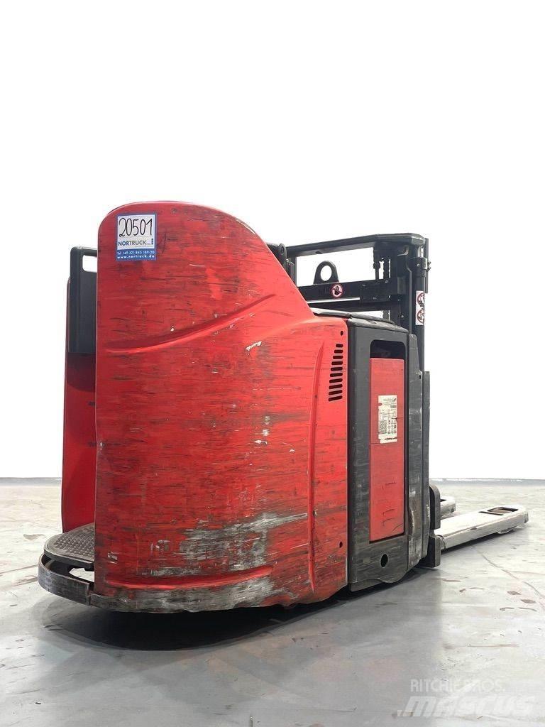 Linde D12HPSP-133 معدات التكديس الجوالة