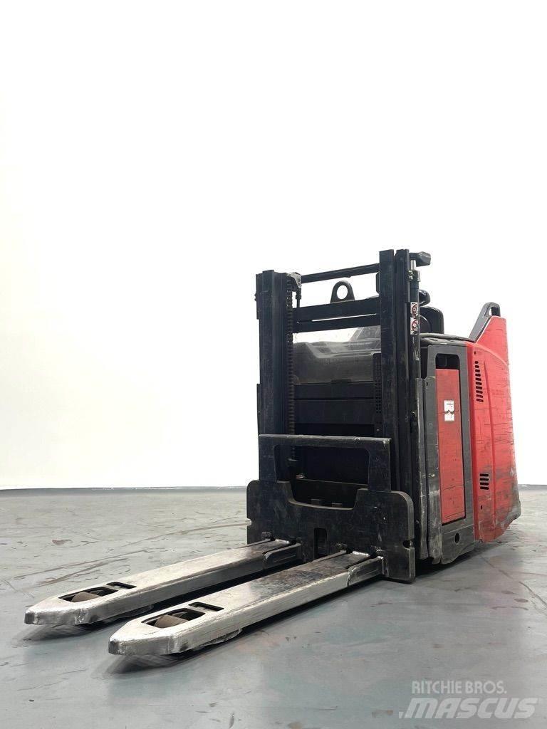 Linde D12HPSP-133 معدات التكديس الجوالة