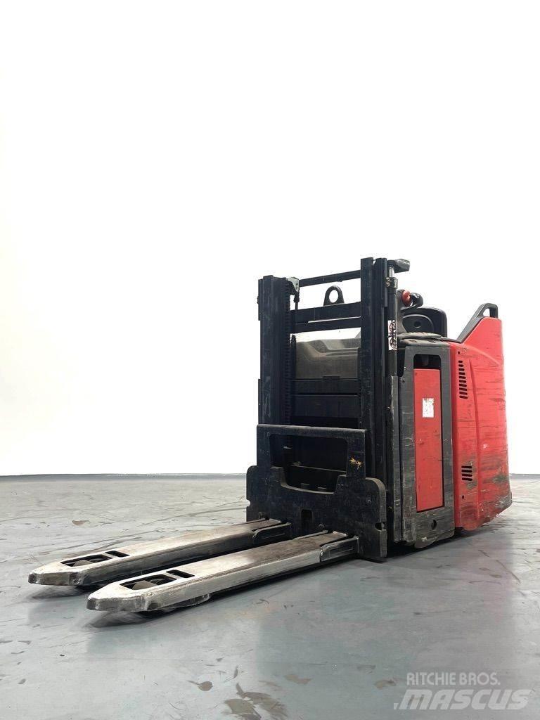 Linde D12HPSP-133 معدات التكديس الجوالة