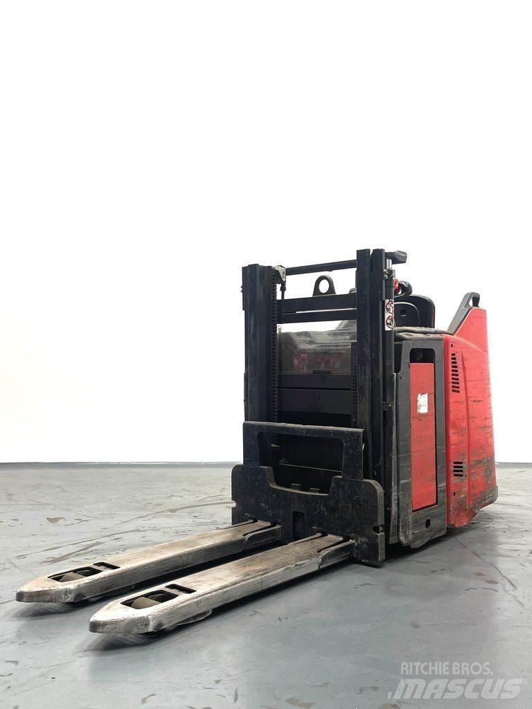 Linde D12HPSP-133 معدات التكديس الجوالة