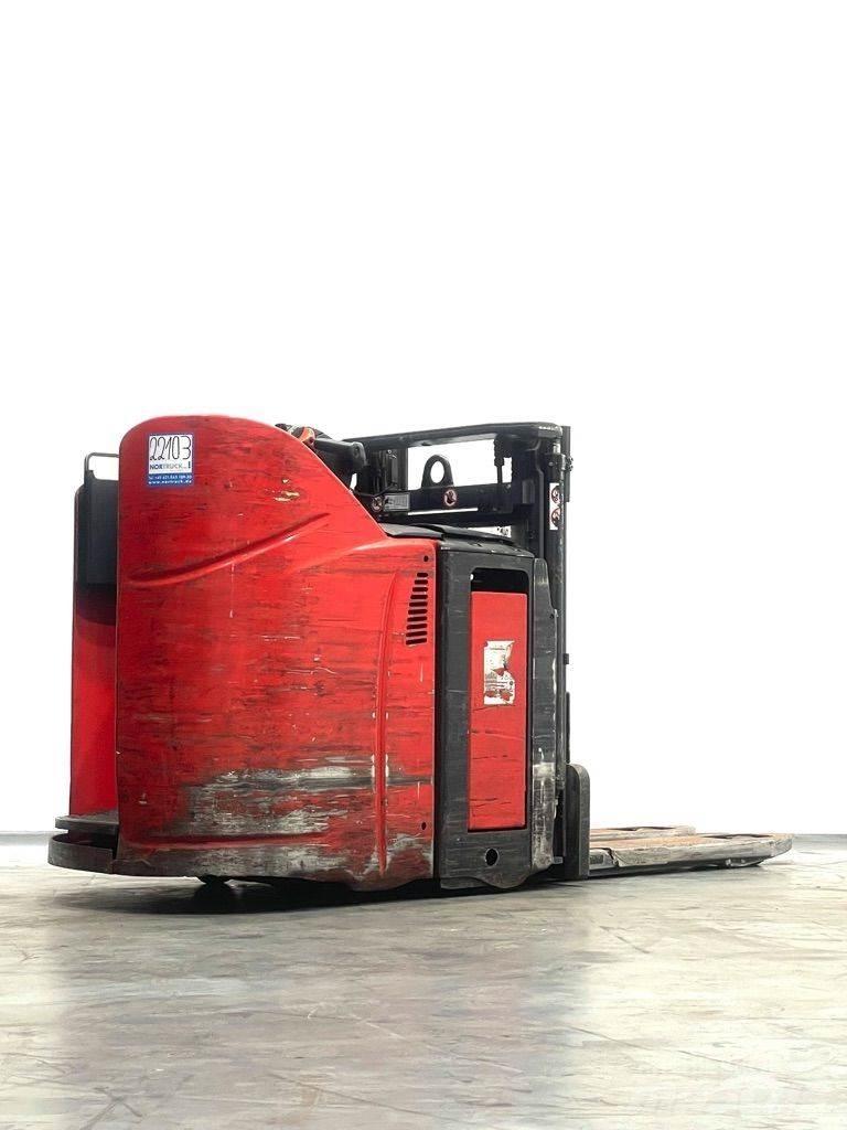 Linde D12HPSP-133 معدات التكديس الجوالة