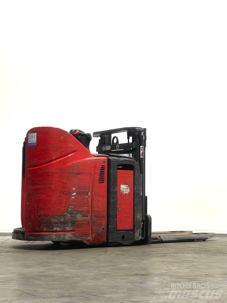 Linde D12HPSP-133 معدات التكديس الجوالة