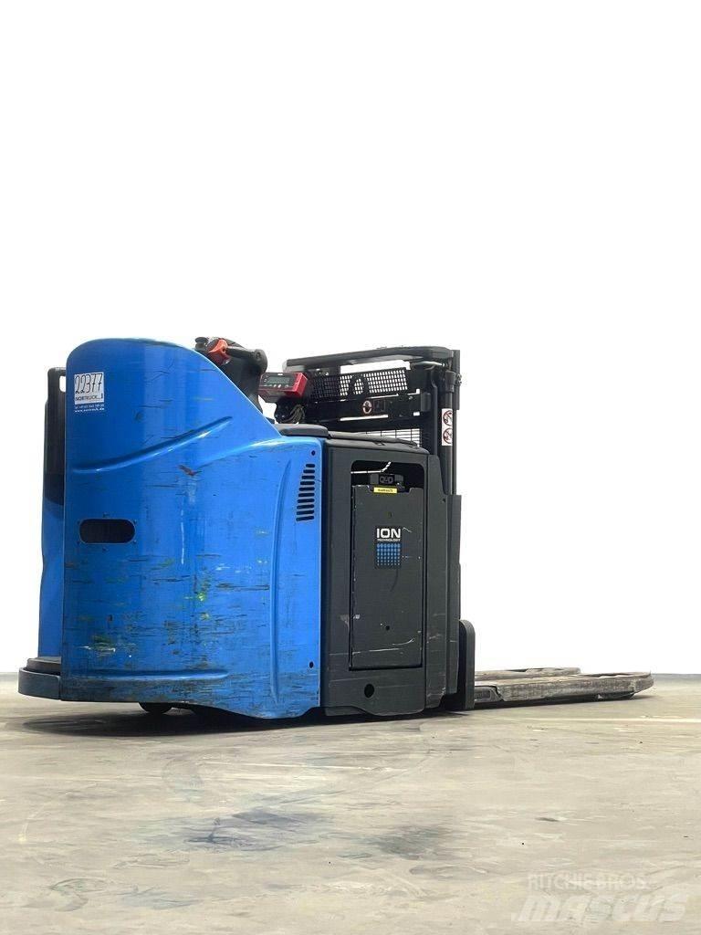 Linde D12HPSP-133 معدات التكديس الجوالة
