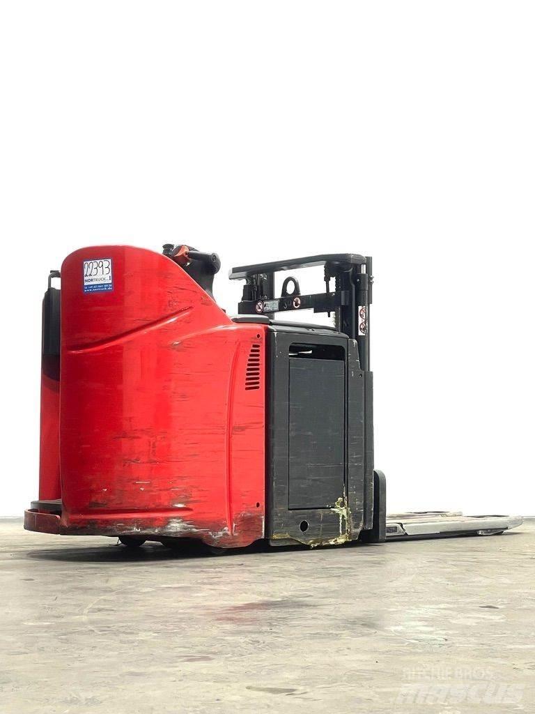 Linde D12HPSP-133 معدات التكديس الجوالة