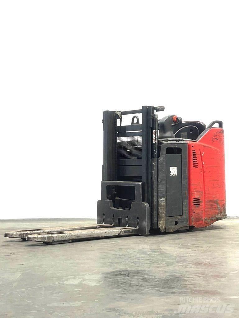 Linde D12HPSP-133 معدات التكديس الجوالة
