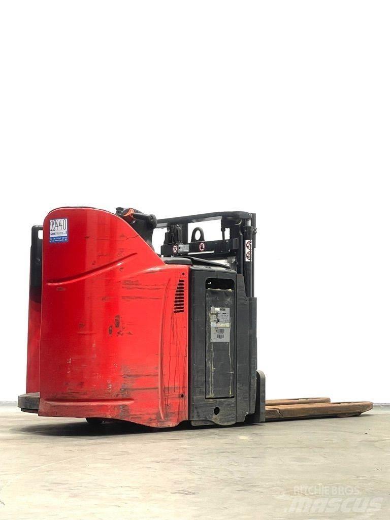 Linde D12HPSP-133 معدات التكديس الجوالة