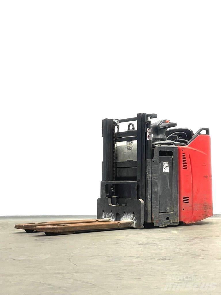 Linde D12HPSP-133 معدات التكديس الجوالة