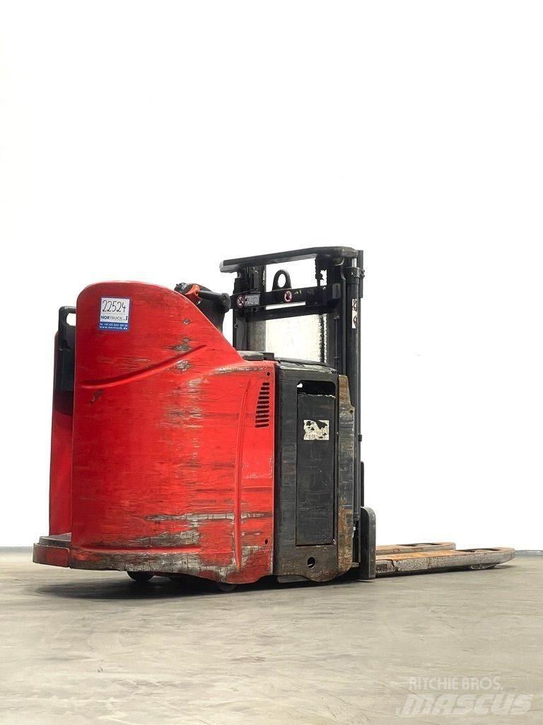 Linde D12HPSP-133 معدات التكديس الجوالة