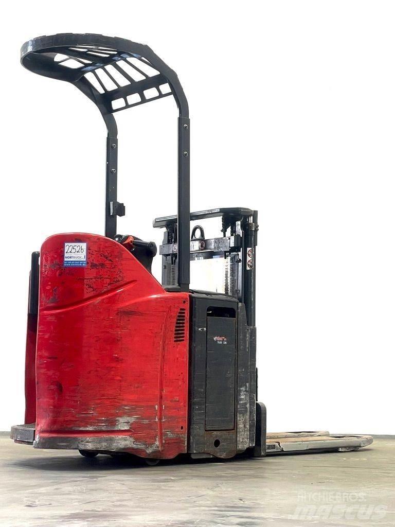 Linde D12HPSP-133 معدات التكديس الجوالة