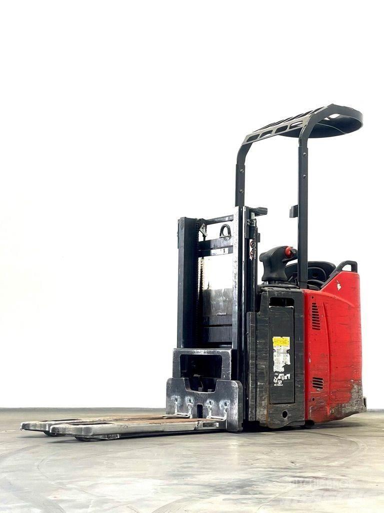 Linde D12HPSP-133 معدات التكديس الجوالة