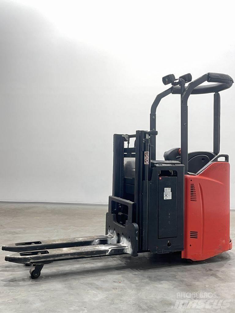 Linde D12SP-133 معدات التكديس الجوالة