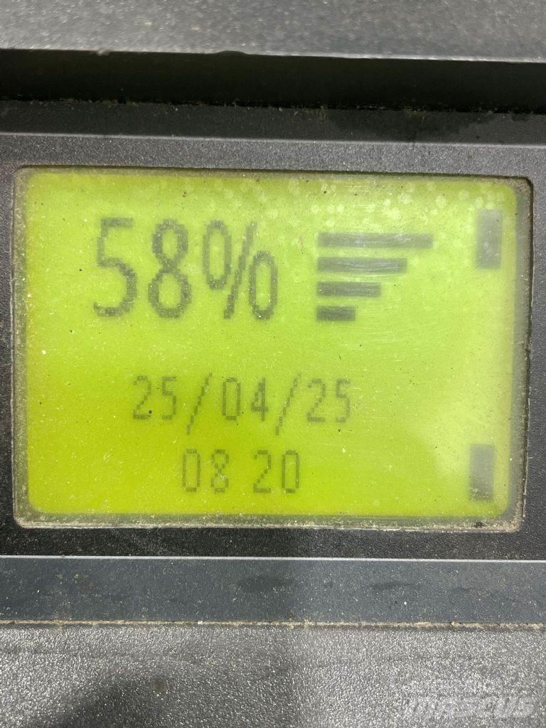 Linde D12SPHP-133 معدات التكديس الجوالة