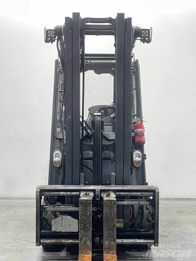 Linde E30H-01/600-387 شاحنات ذات رافعات شوكية تعمل بالكهرباء