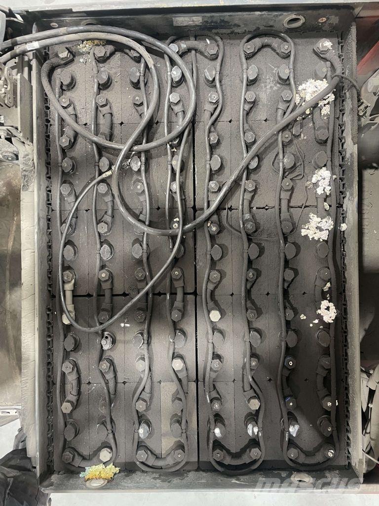Linde E30H-01/600-387 شاحنات ذات رافعات شوكية تعمل بالكهرباء