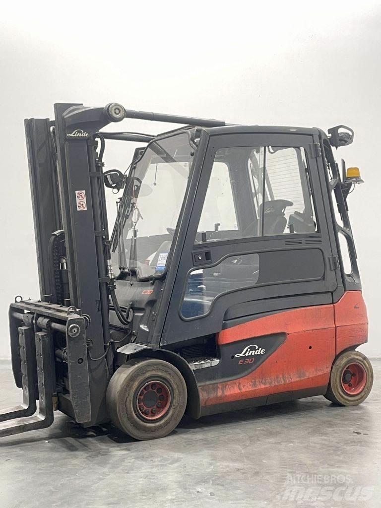 Linde E30L-01-387 شاحنات ذات رافعات شوكية تعمل بالكهرباء