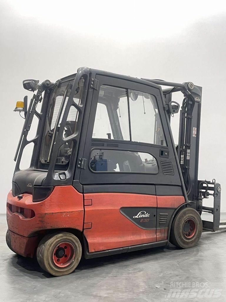 Linde E30L-01-387 شاحنات ذات رافعات شوكية تعمل بالكهرباء
