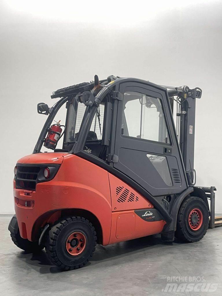 Linde H25D-02/600-393 شاحنات الديزل