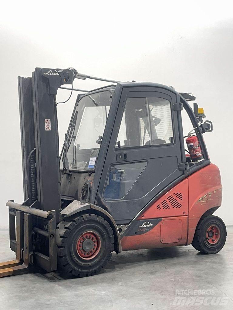 Linde H25D-02/600-393 شاحنات الديزل
