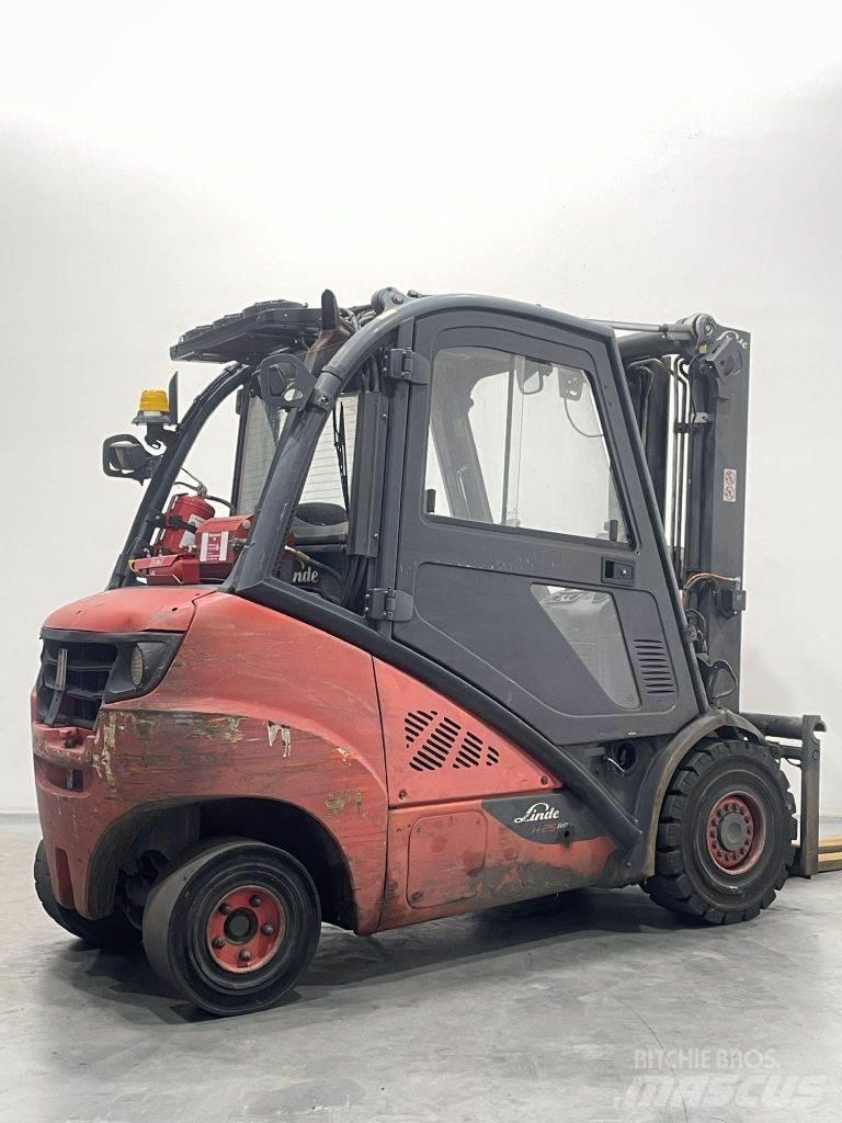 Linde H25D-02/600-393 شاحنات الديزل