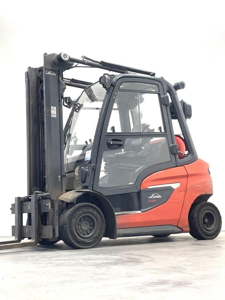 Linde H25T-01 شاحنات LPG