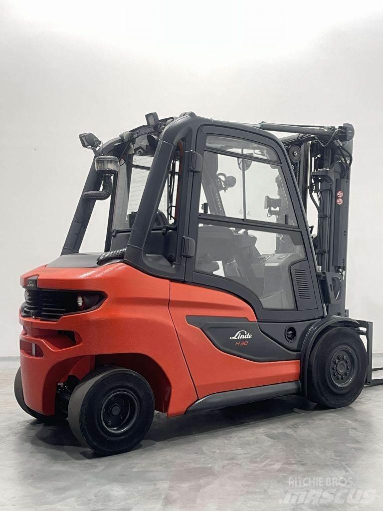 Linde H30D-01-1202 شاحنات الديزل